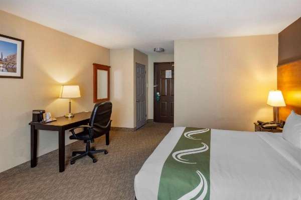 Quality Inn Toronto Airport image 22