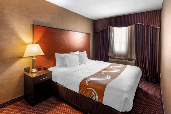 Quality Inn Toronto Airport image 24